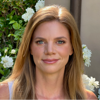 Caitlin Losi headshot
