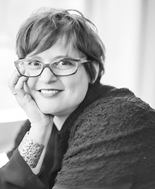 Dena Bravata Headshot
